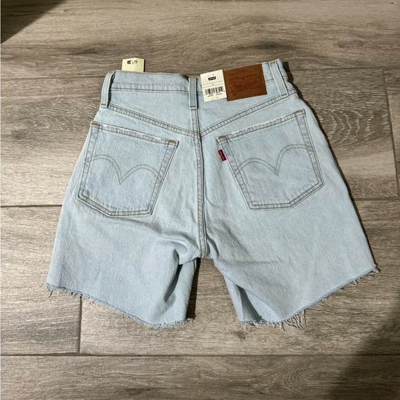 Women’s Levi 501 Shorts - Picture 2 of 5